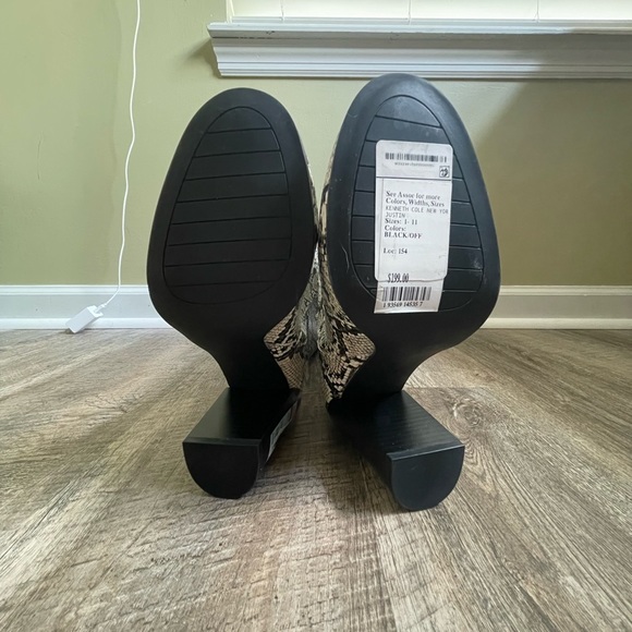 Kenneth Cole Snake Boots Animal Print To The Knee White - Picture 2 of 5